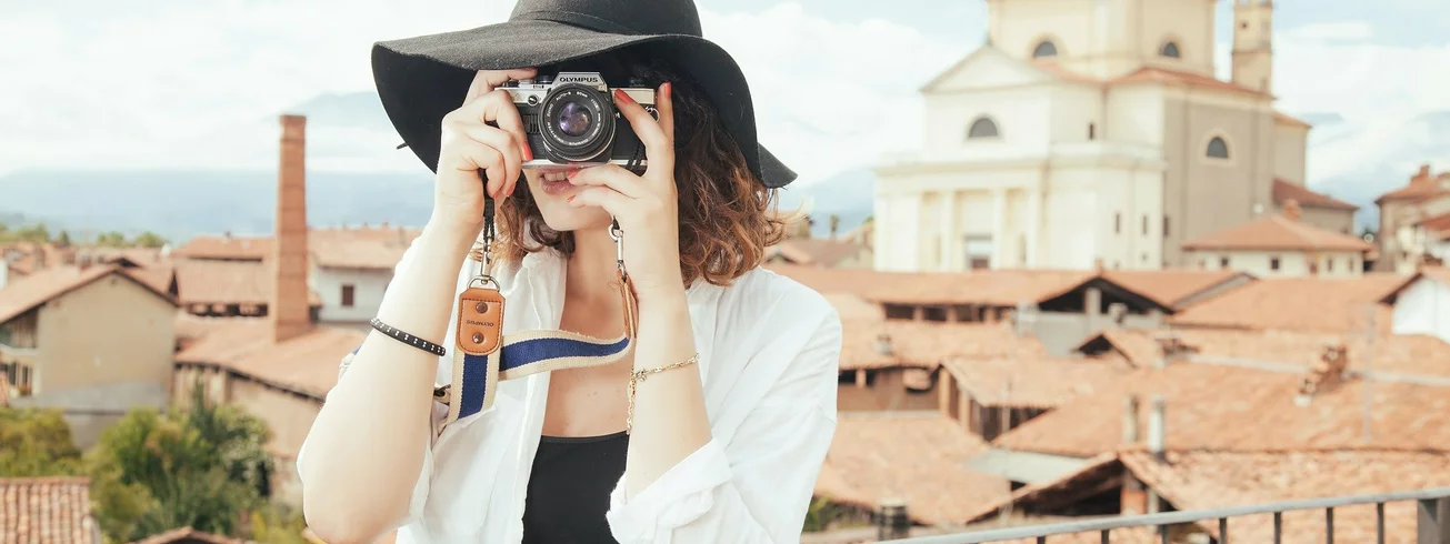 Expat-in-Deutschland-Städtereise-in-Europa-Gast-macht-Fotos