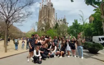 barcelona-sagrada-familia-gruppenfoto-mango-tours