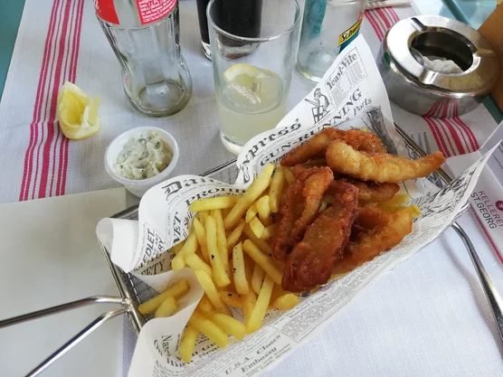 fish-and-chips-essen-london-städtereise-reiseführer-travel-guide-essen-und-trinken