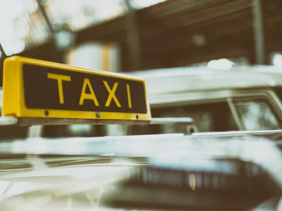 mango-reisetipps-taxi-transfer-flughafen-bahnhof