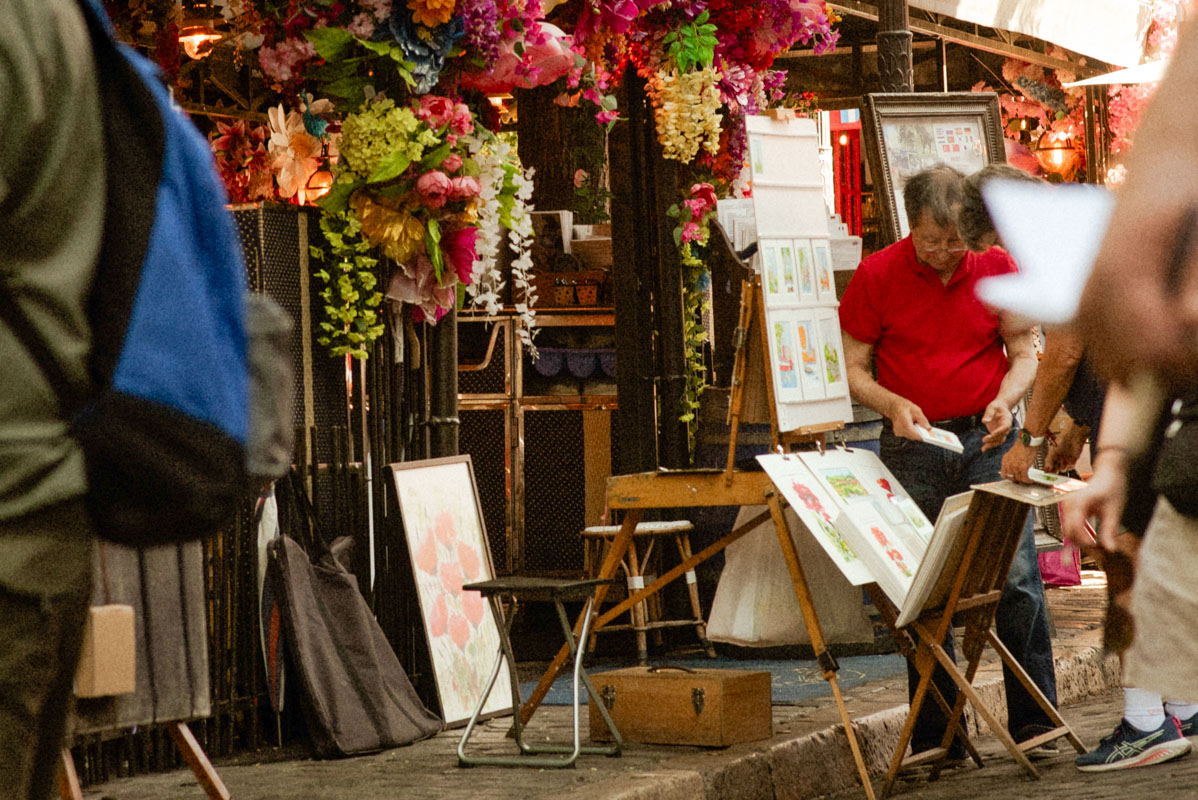 Gamu in den Straßen von Paris am zweiten Tag der Paris Tour 2