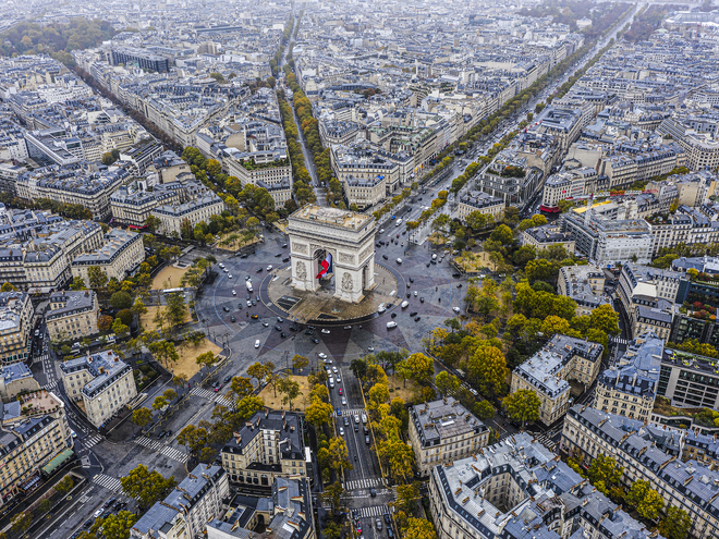 Arc de Triomphe in Paris mit Mangotours