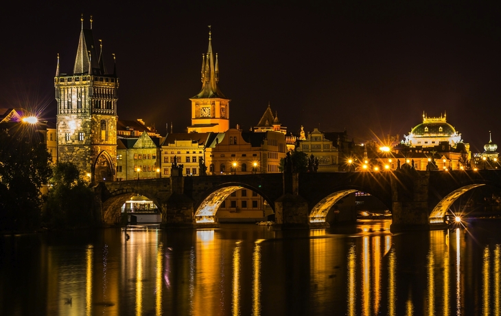 Karlsbrücke in der Nacht mit Mango Tours