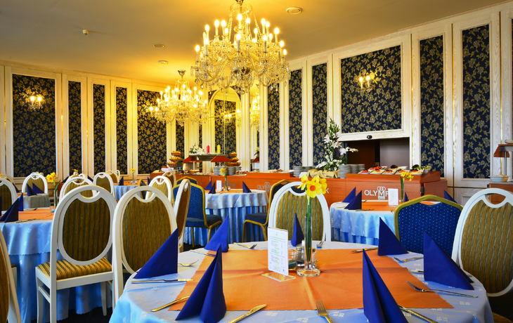 Prag 4* Olympik Restaurant mit Mango Tours