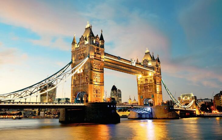 Tower Bridge London bei Nacht mit Mango Tours