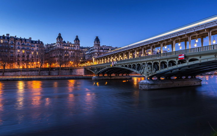 Paris auf der Seine mit Mango Tours