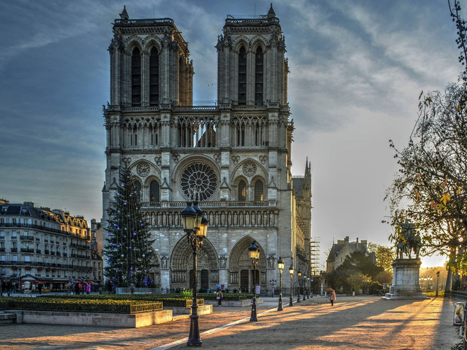 Notre Dame in Paris mit mango Tours