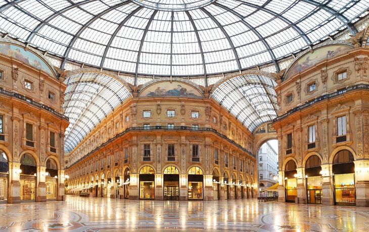 Milan, Vittorio Emanuele II gallery, Italy