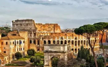 rom-staedtereise-colosseum