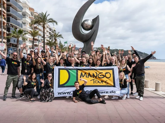 sommerreise-lloret-de-mar-teamer-gruppenfoto-banner