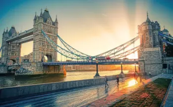 staedtereise-london-busreise-tower-bridge-sonnenuntergang-themse