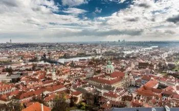 staedtereise-prag-ausflug-city-tour-panoramablick-moldau