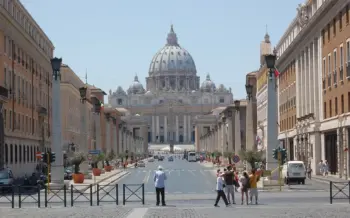 staedtereise-rom-italien-rundgang-vatiknstadt-vatikan-strasse