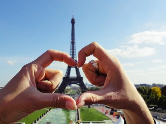 valentinstag-paris-kurztrip-eiffelturm