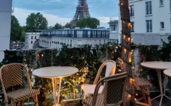 valentinstag-paris-romantisches-dinner-eiffelturm-geheimtipp